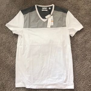 Calvin Klein men’s S v neck T-shirt!